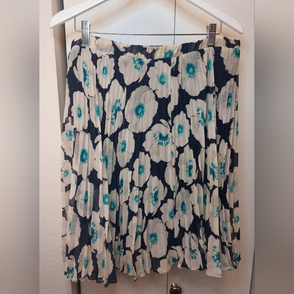Maison Jules Pleated Sheer Overlay Floral Skirt Size XL Office Boho Flirty Navy